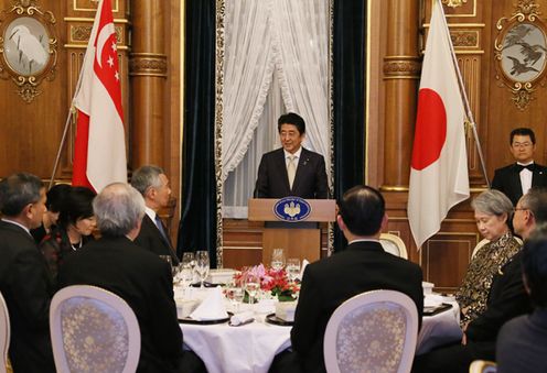 Photograph of the Prime Minister delivering an address at the banquet