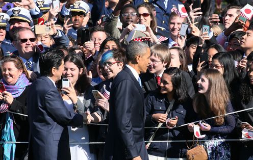 Photograph of the welcome ceremony at the White House (3)