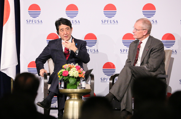 Photograph of the Prime Minister participating in a symposium organized by Sasakawa Peace Foundation USA