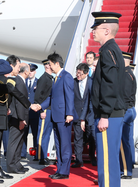 Photograph of the Prime Minister arriving in the United States