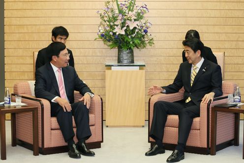 Photograph of the Prime Minister receiving the courtesy call