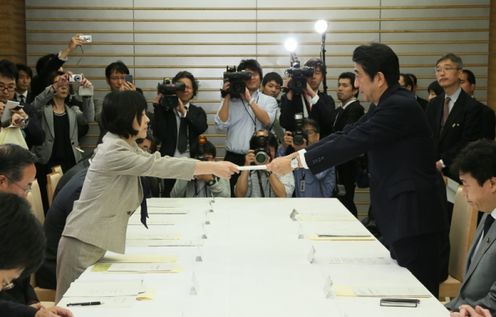 Photograph of the Prime Minister receiving the request