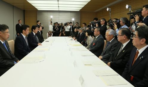 Photograph of the Prime Minister delivering an address