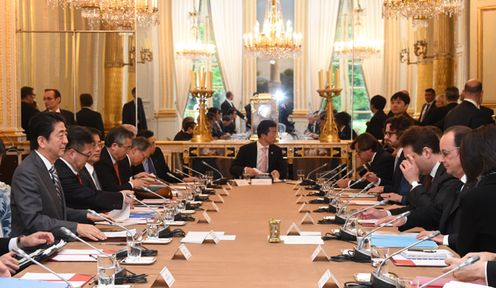 Photograph of the Japan-France Summit Meeting