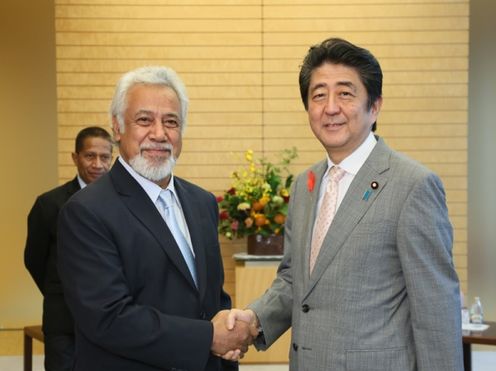 Photograph of the Prime Minister receiving the courtesy call (1)