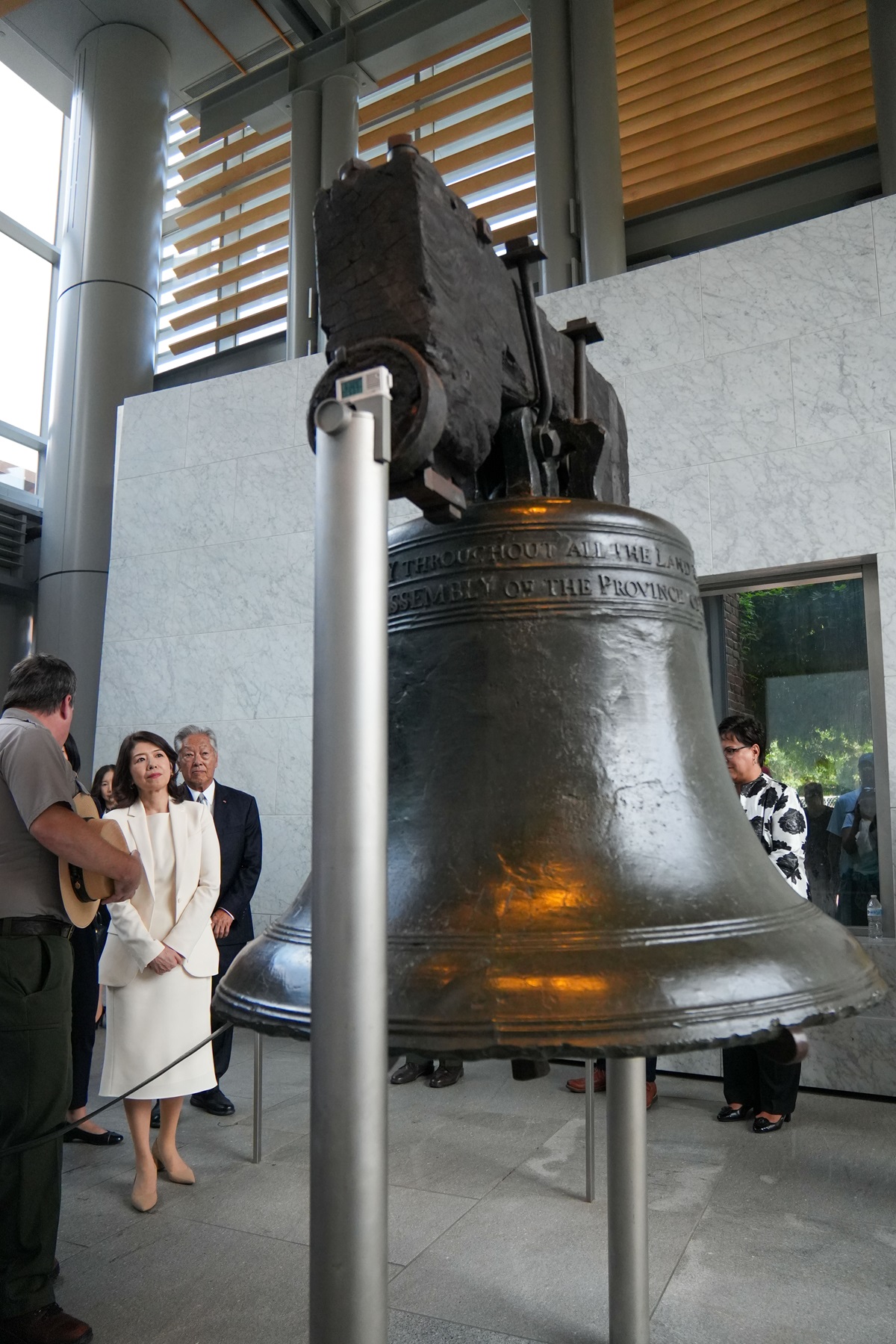 Mrs. Kishida visiting places related to the Independence (7)