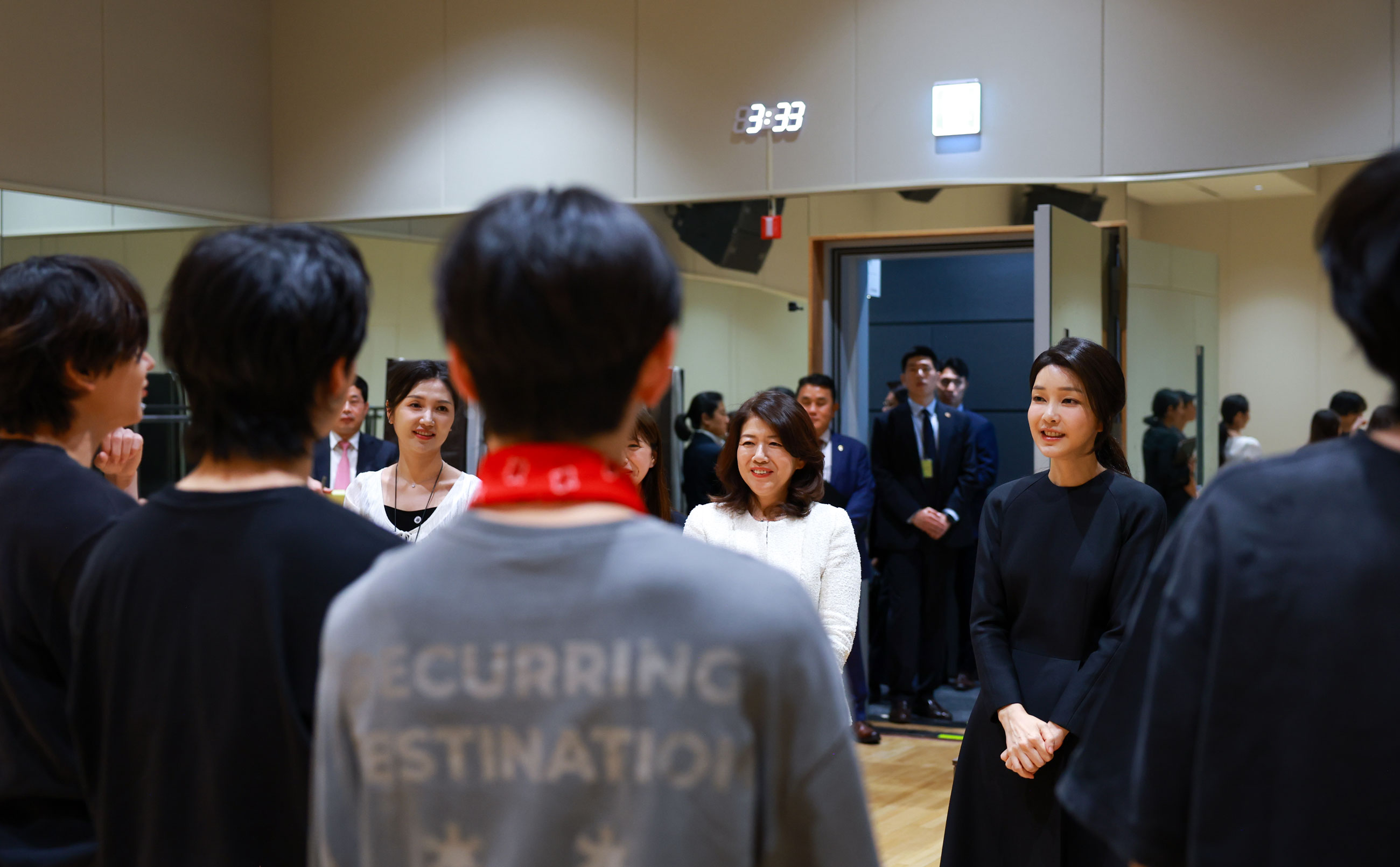 Mrs. Kishida visiting HYBE (7) (photo provided by the Office of the President of the Republic of Korea) 