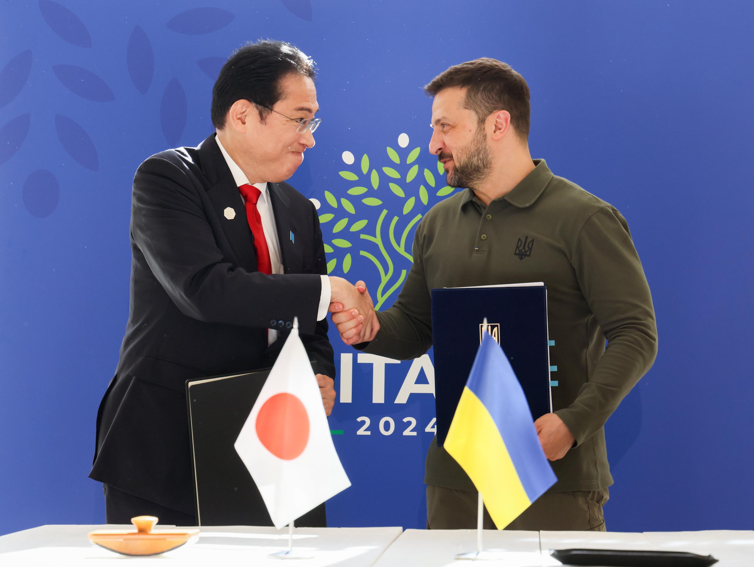 Japan-Ukraine Summit Meeting and signing ceremony (4)
