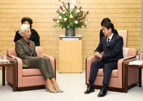 Photograph of the Prime Minister receiving the courtesy call (3)