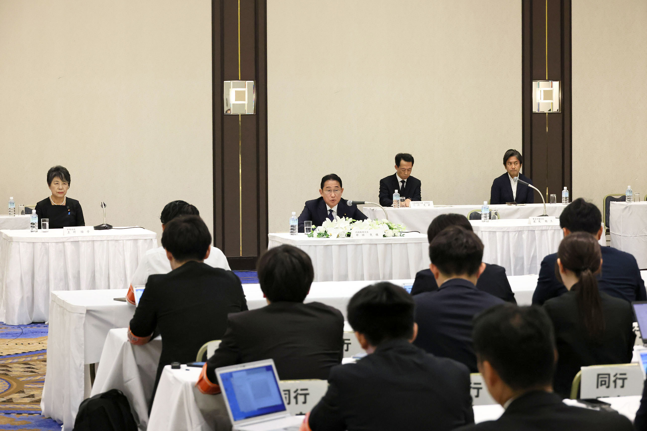 Prime Minister Kishida answering questions from the press (3)