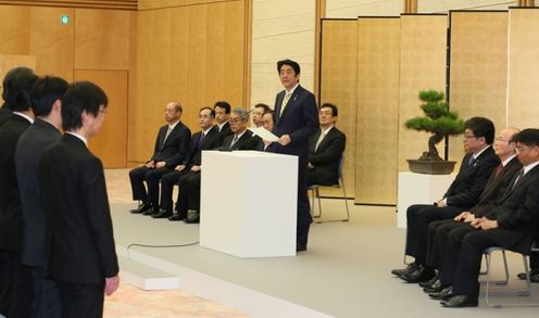 Photograph of the Prime Minister delivering an address (1)