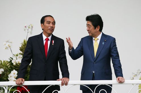 Photograph of the Japan-Indonesia Summit Meeting (2)
