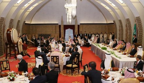 Photograph of the banquet hosted by the Prime Minister