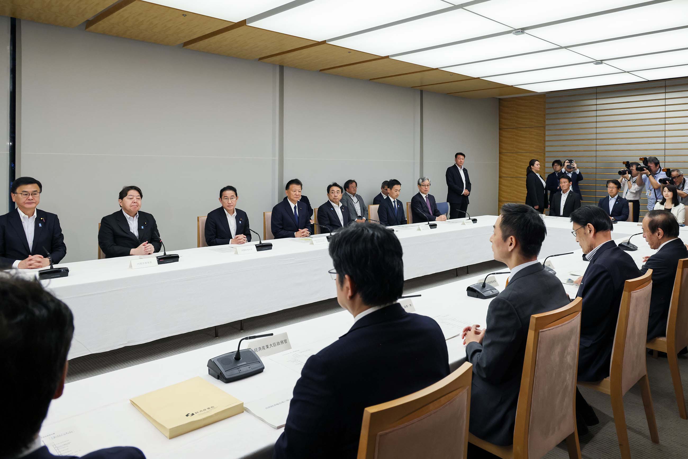 Prime Minister Kishida attending a meeting (3)