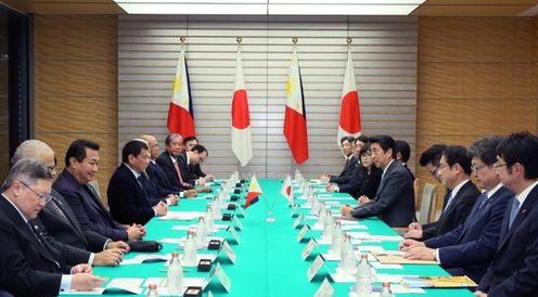 Photograph of the Japan-Philippines Summit Meeting