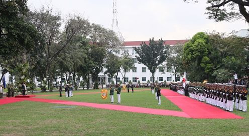 Photograph of the Prime Minister attending the welcome ceremony (1)