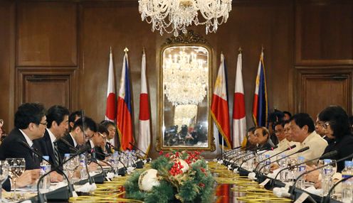 Photograph of the Japan-Philippines Summit Meeting