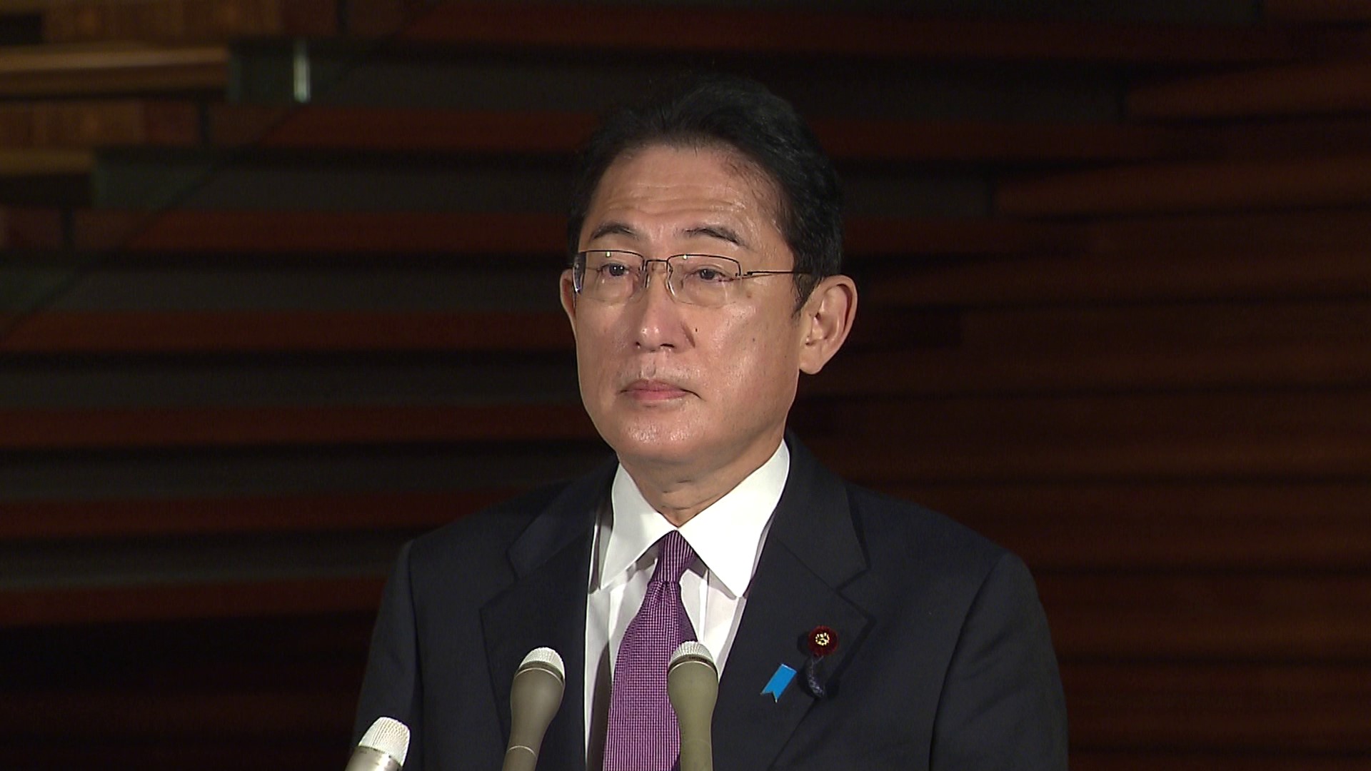 Prime Minister Kishida speaking to the press