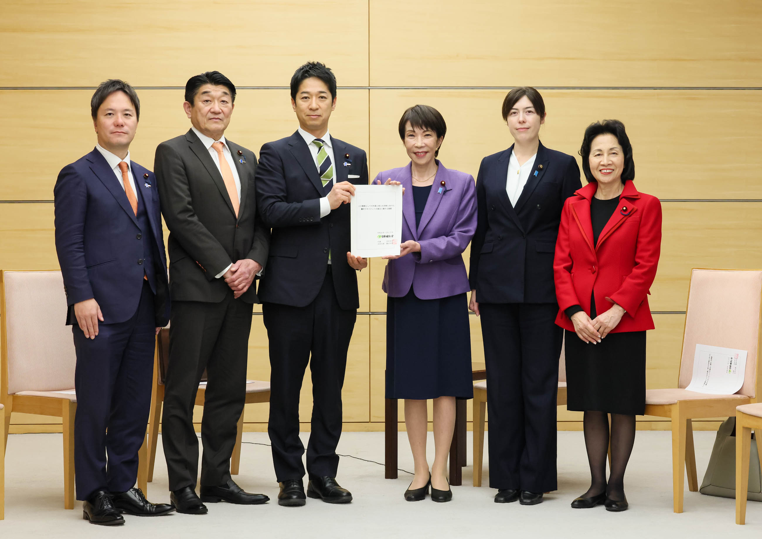 Handing Over of a Proposal from the Japan Innovation Party Regarding the Establishment of Quantitative Management to Restrict the Acceptance of Foreign Nationals as a Population Strategy