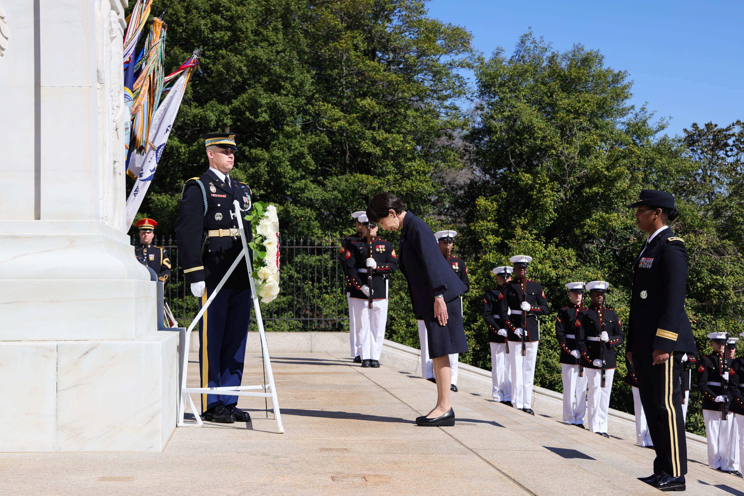 Prime Minister Takaichi laying a wreath at Arlington National Cemetery (2)