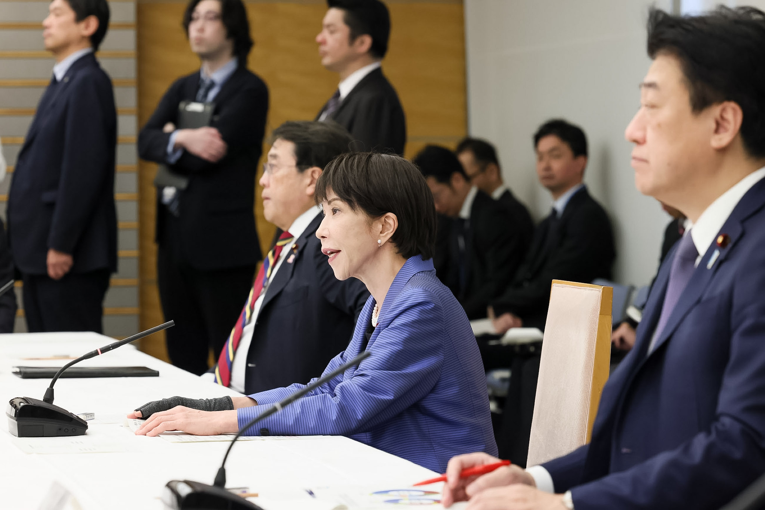 Prime Minister Takaichi wrapping up the meeting (1)