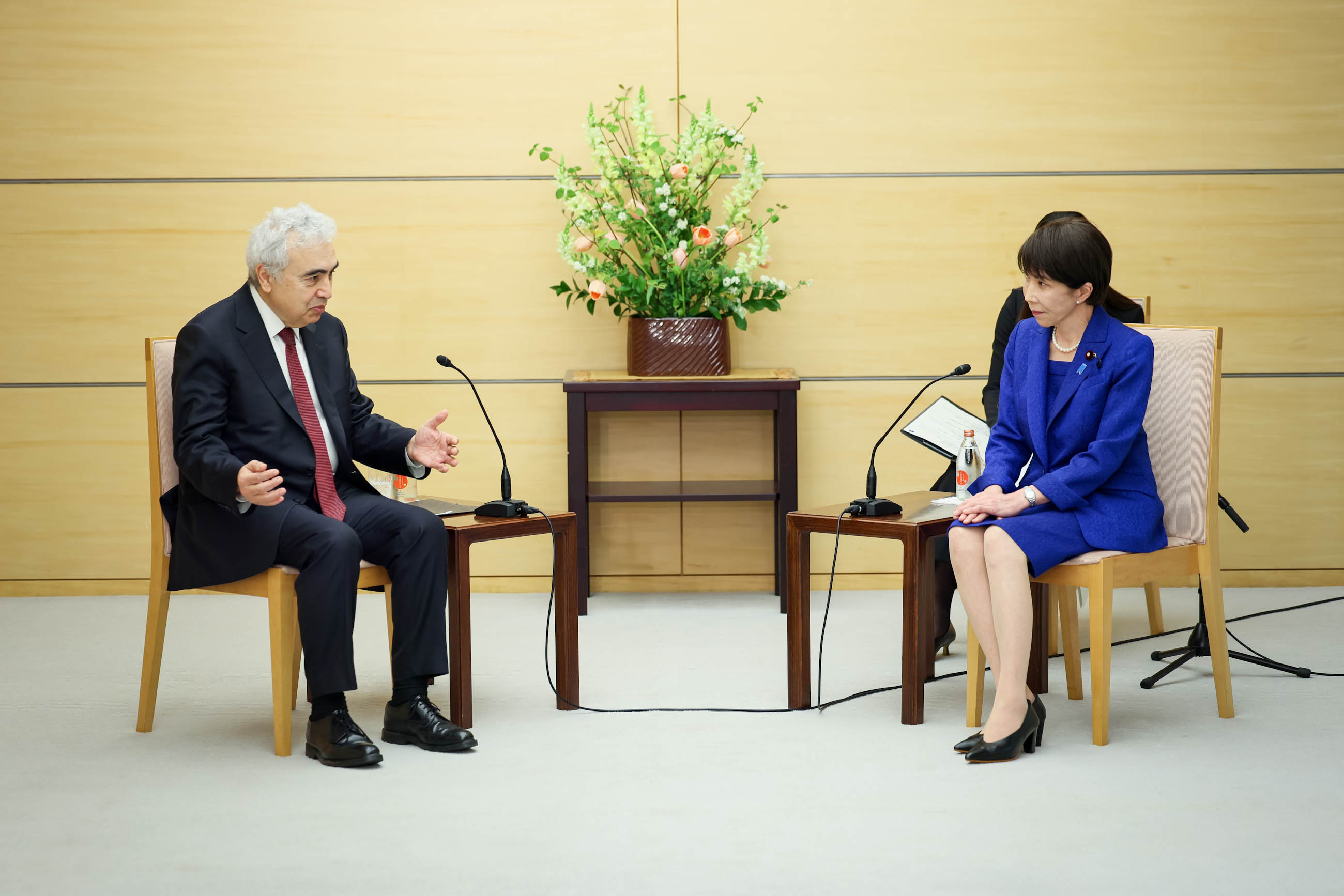 Prime Minister Takaichi receiving a courtesy call (2)