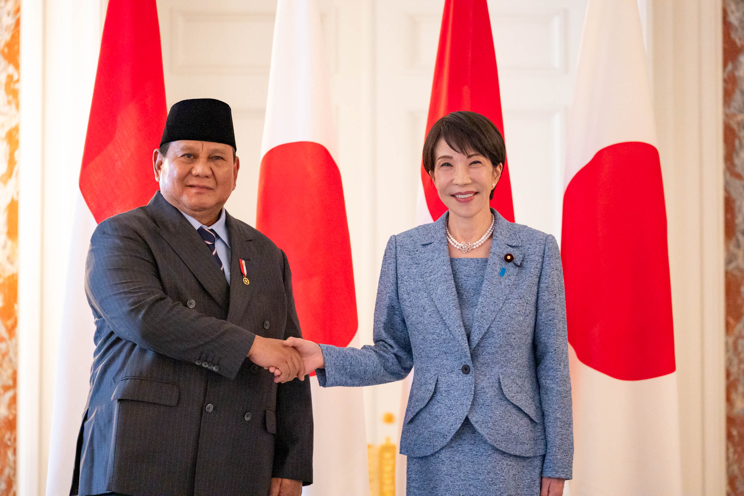 Prime Minister Takaichi welcoming President Prabowo (1)