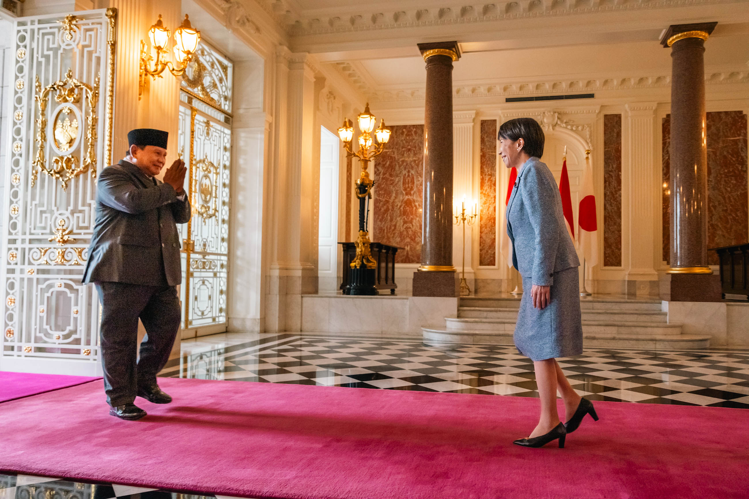 Prime Minister Takaichi welcoming President Prabowo (2)