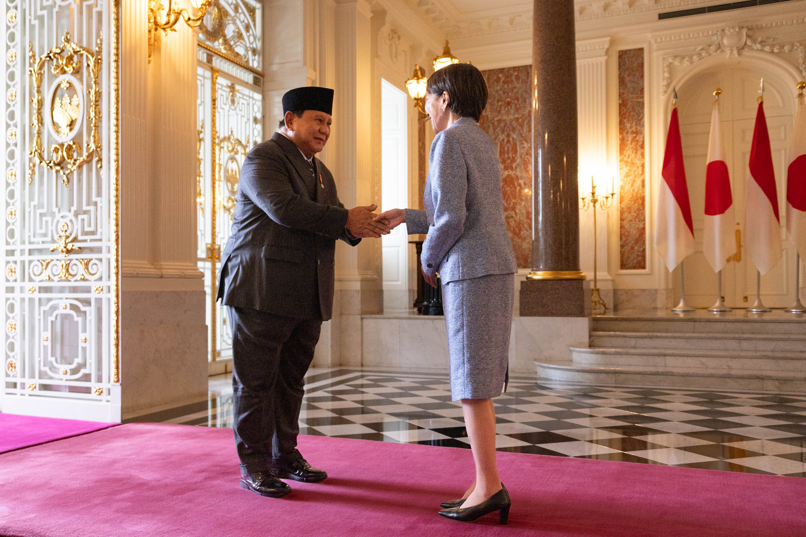 Prime Minister Takaichi welcoming President Prabowo (3)