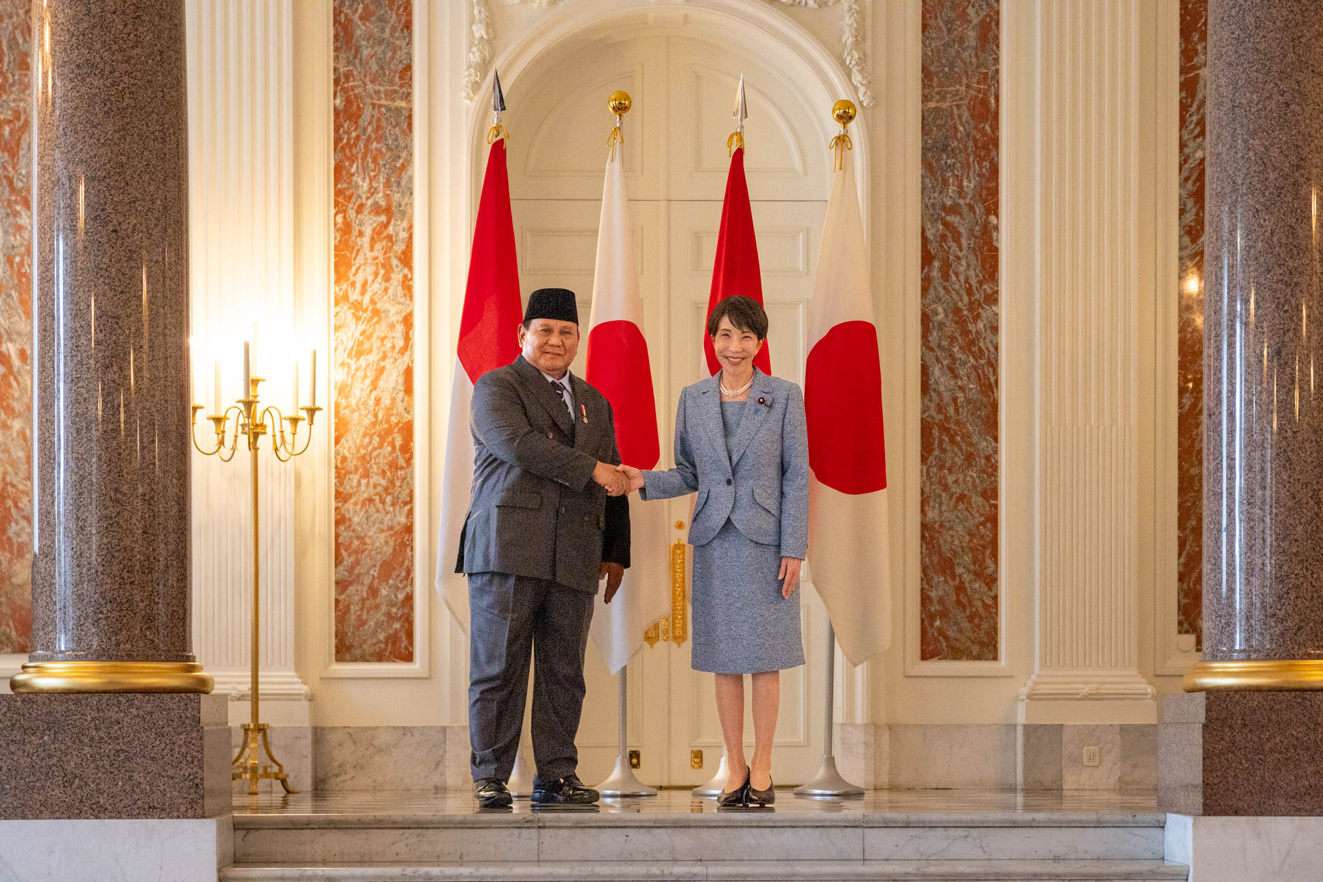 Prime Minister Takaichi welcoming President Prabowo (4)