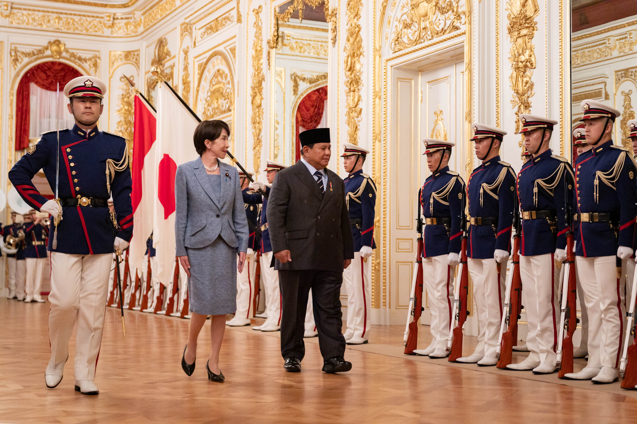 Salute and guard of honor ceremony (4)