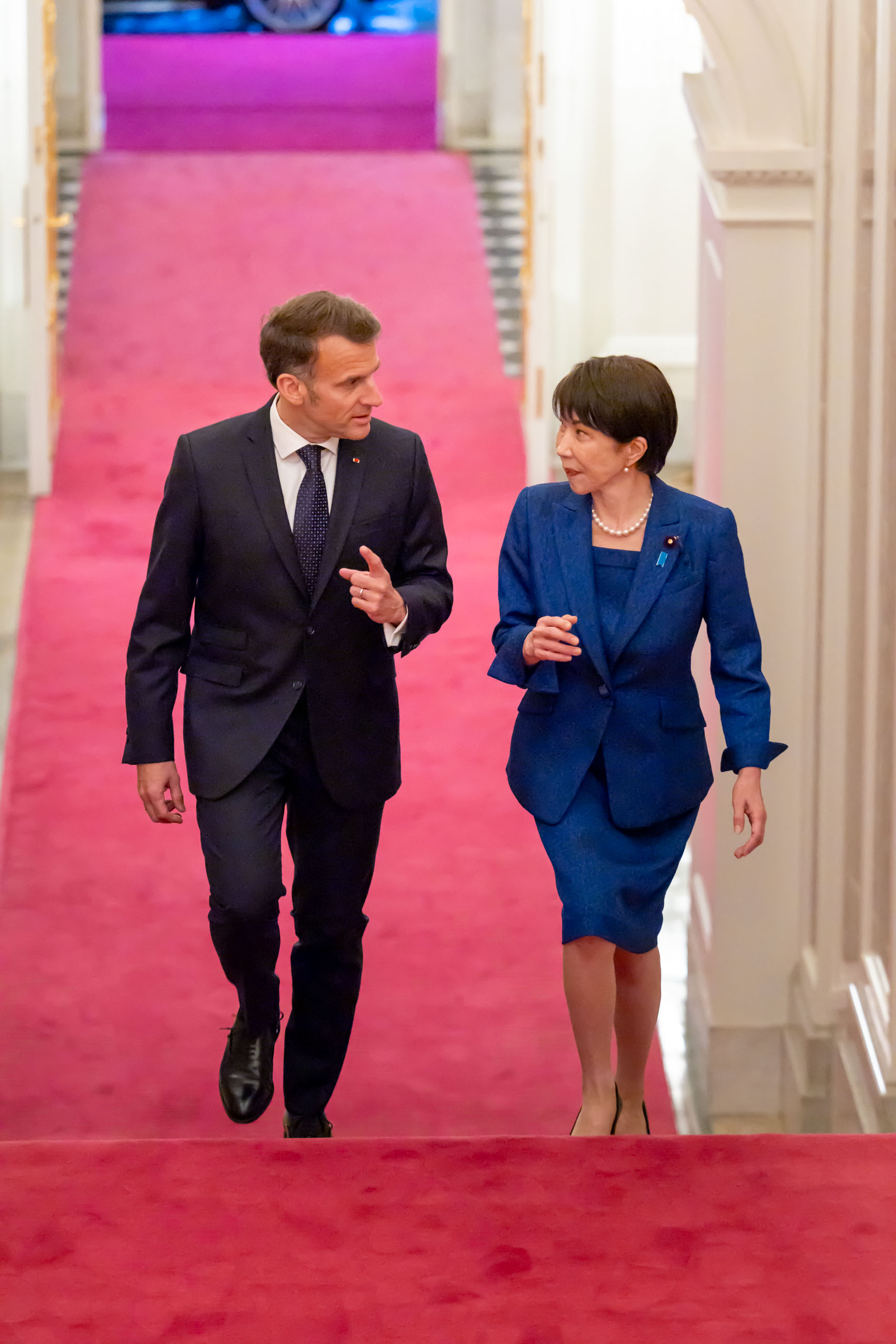 The two leaders ahead of the salute and guard of honor ceremony (1)