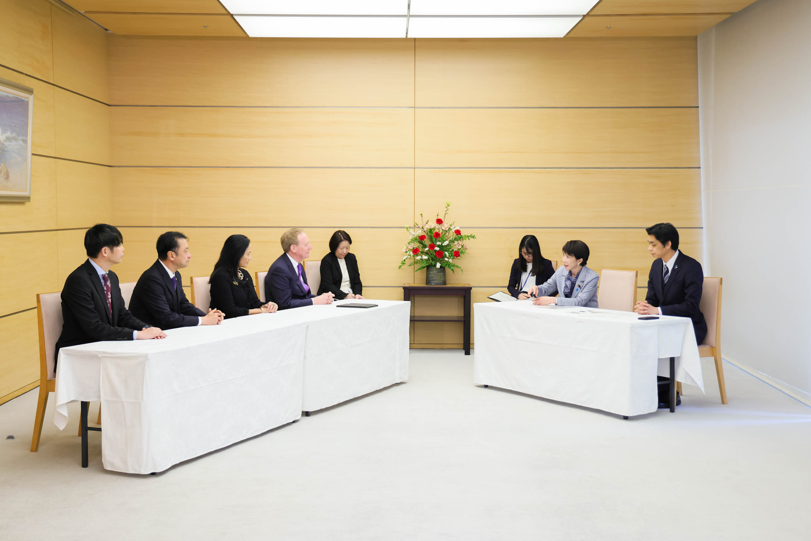 Prime Minister Takaichi receiving a courtesy call (2)