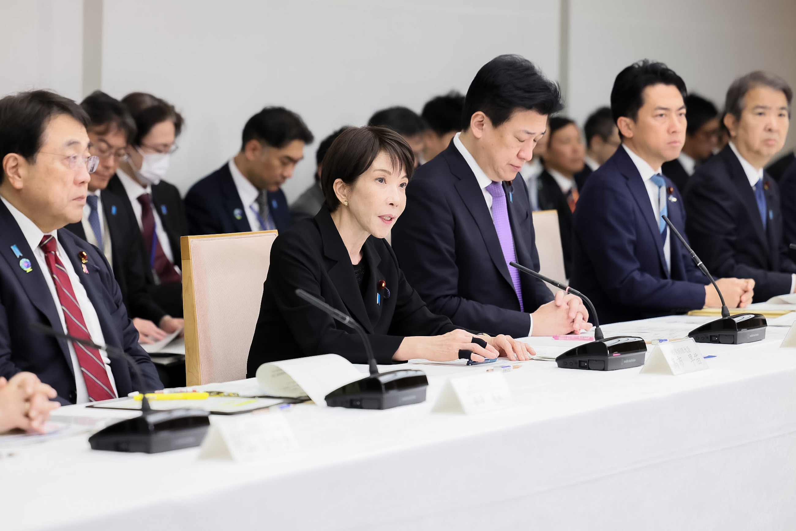 Prime Minister Takaichi wrapping up the meeting (1)