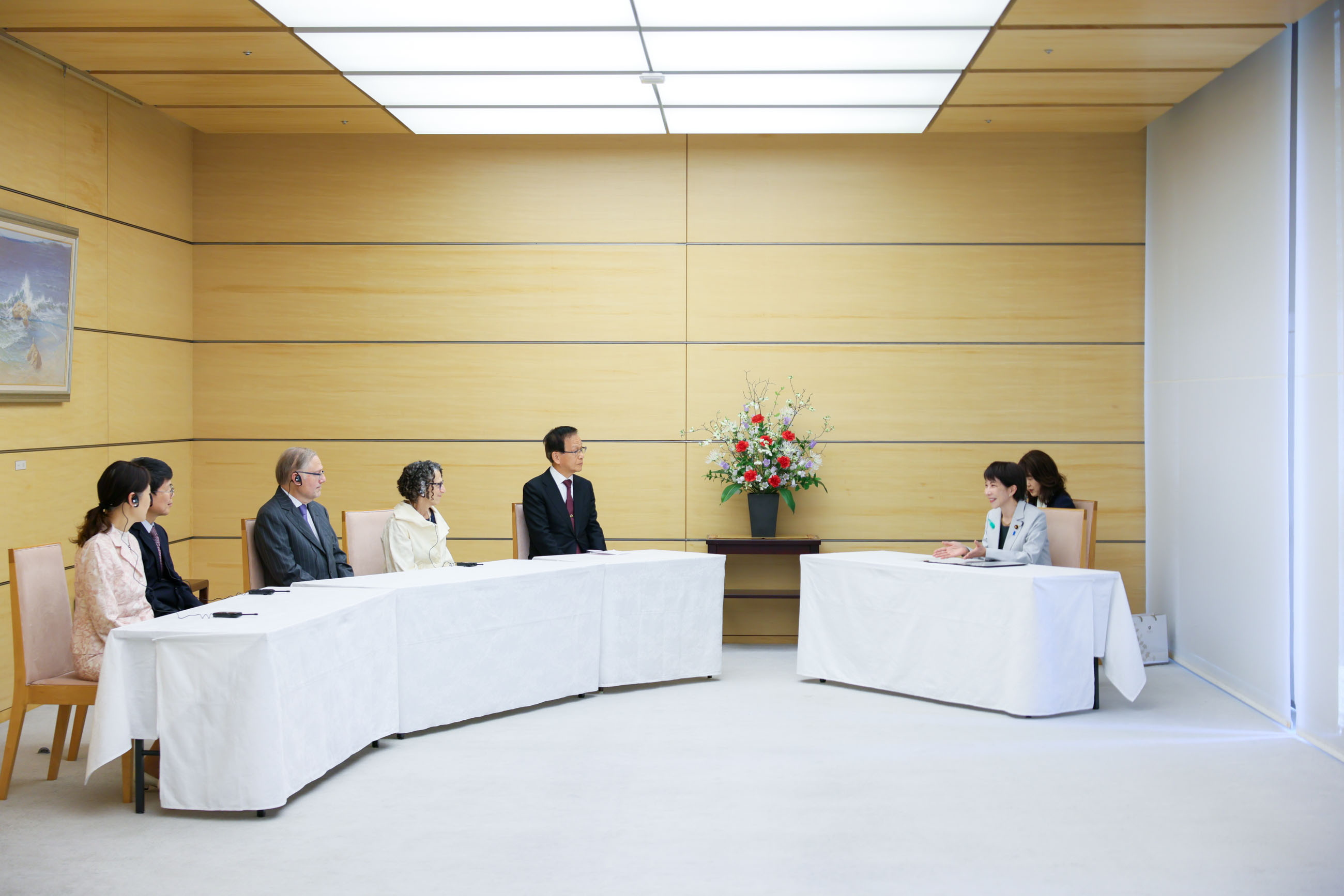 Prime Minister Takaichi receiving a courtesy call (2)