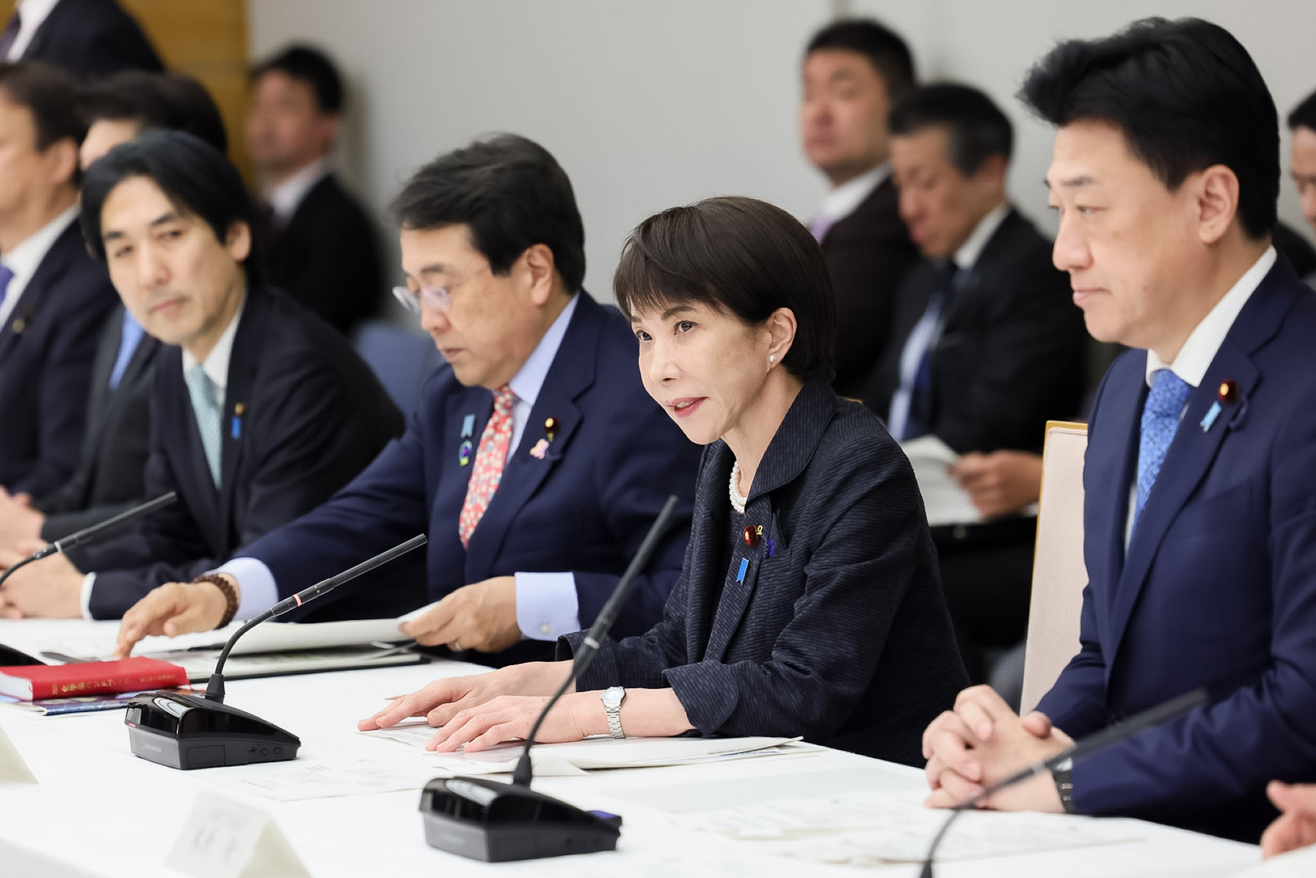 Prime Minister Takaichi wrapping up the meeting (1)