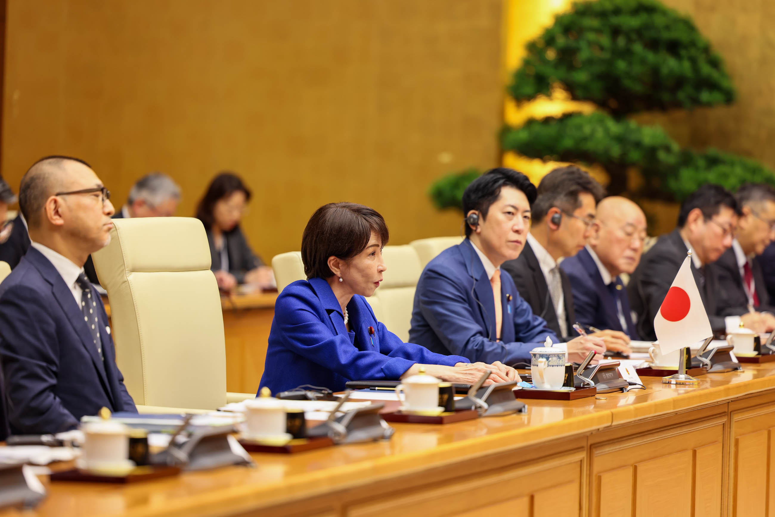 Japan-Viet Nam Summit Meeting (Expanded Meeting) (4)