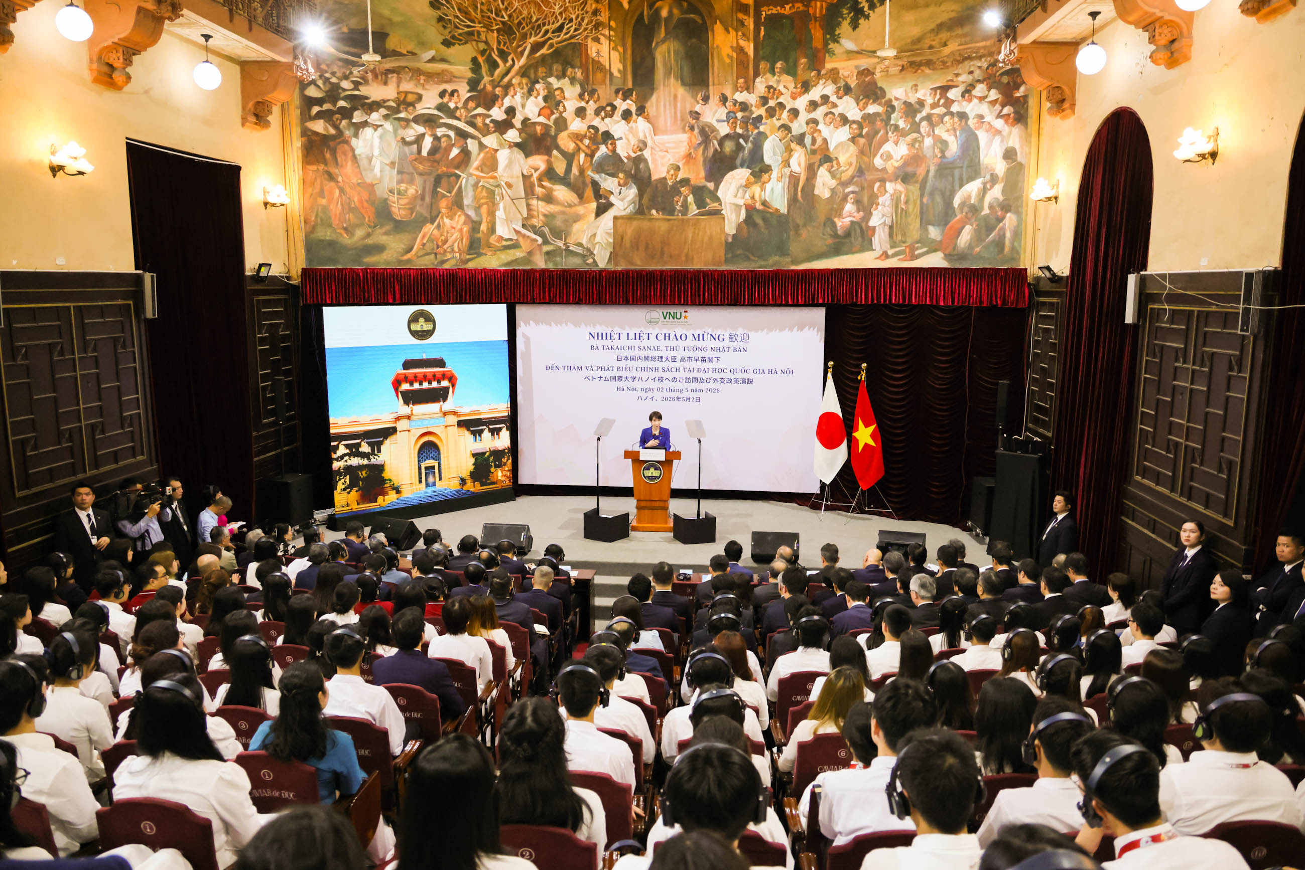 Prime Minister Takaichi delivering a foreign policy speech at Vietnam National University (2)