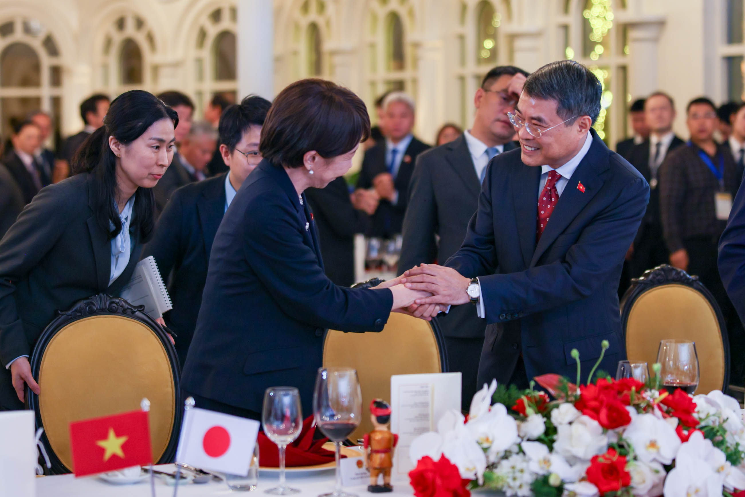 Prime Minister Takaichi attending a dinner hosted by H.E. Mr. Le Minh Hung, Prime Minister of Viet Nam (1)