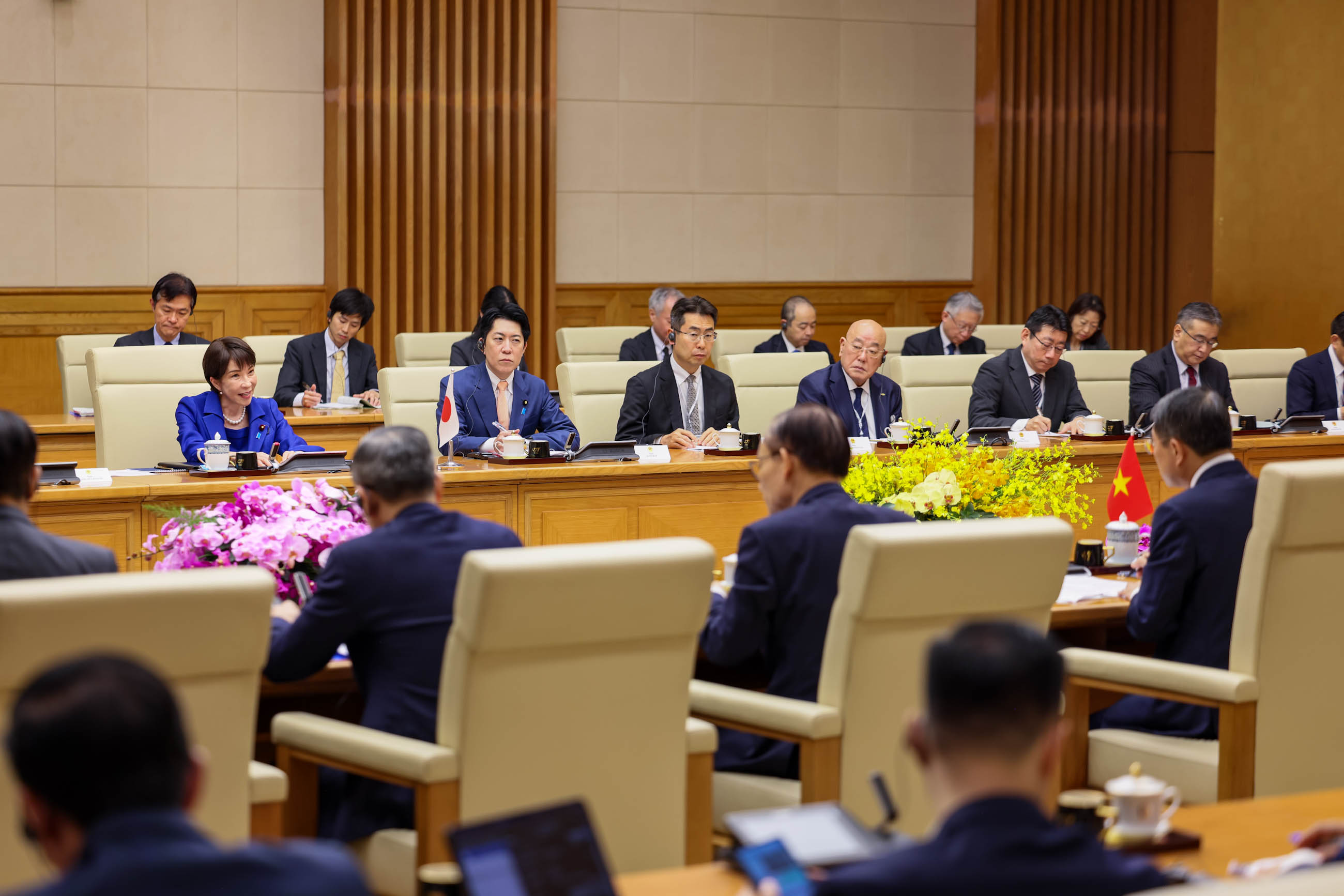 Japan-Viet Nam Summit Meeting (Expanded Meeting) (6)