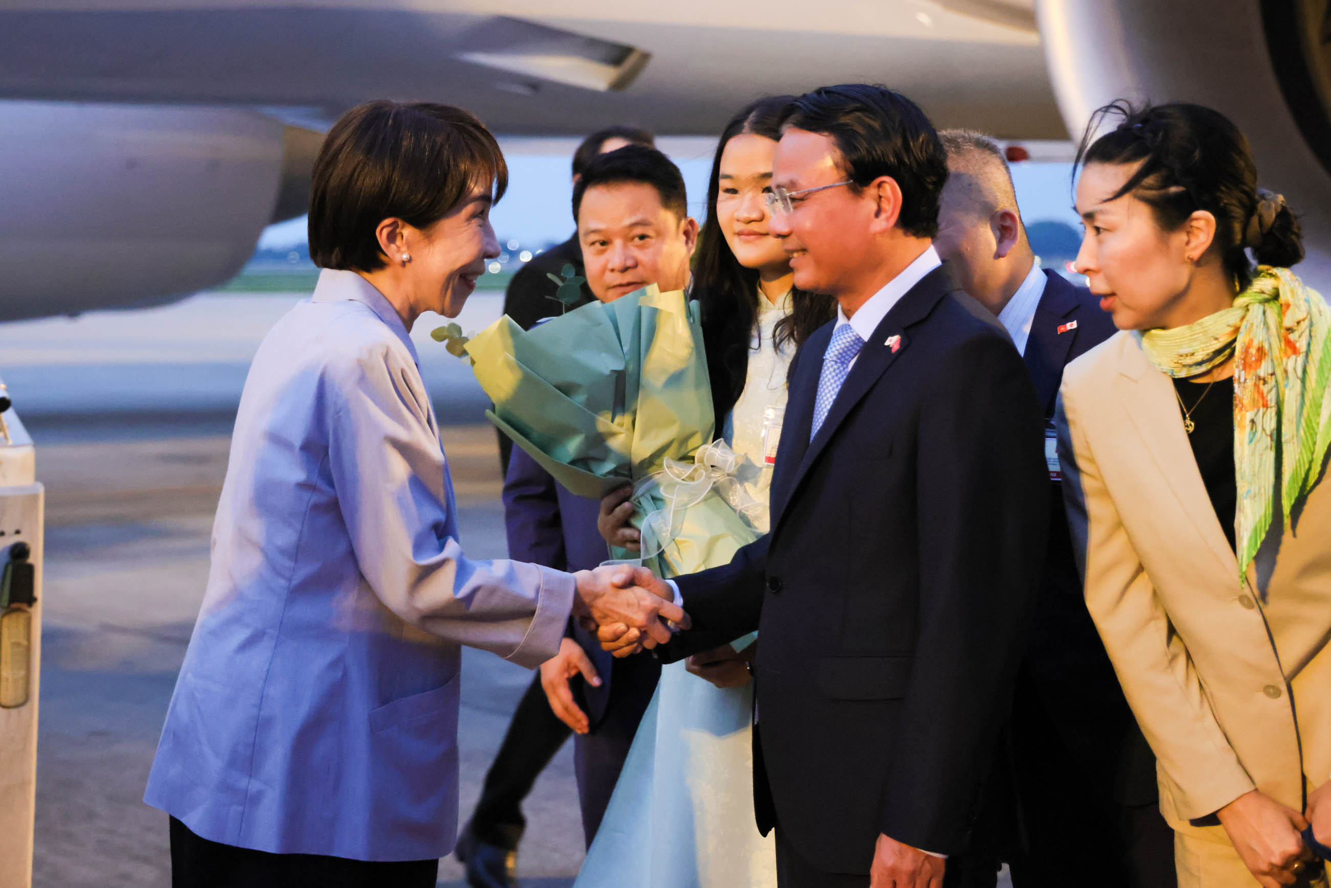 Prime Minister Takaichi arriving in Viet Nam (3)