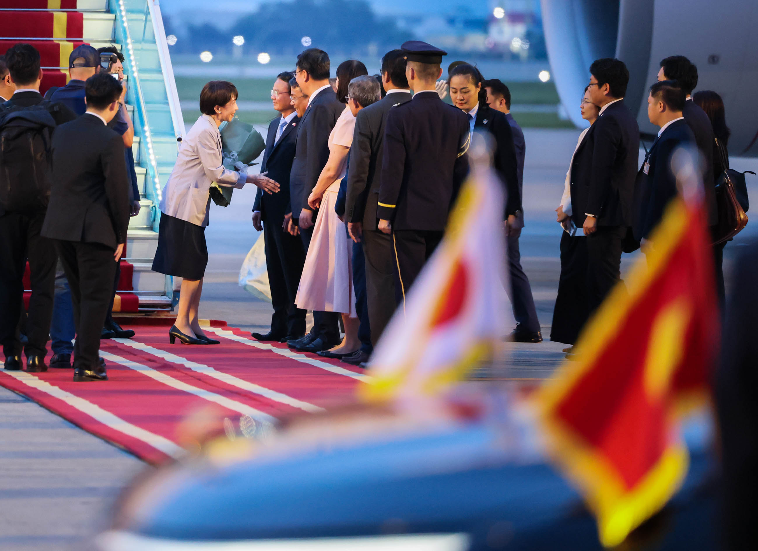 Prime Minister Takaichi arriving in Viet Nam (5)