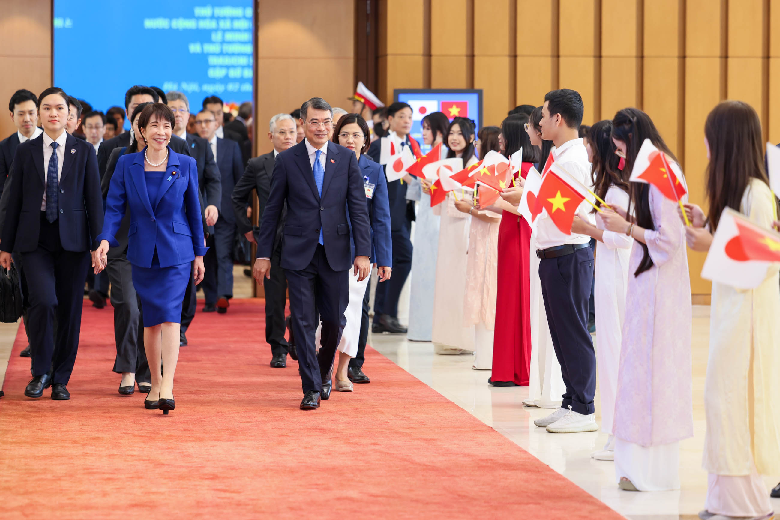 Prime Minister Takaichi being seen off (1)