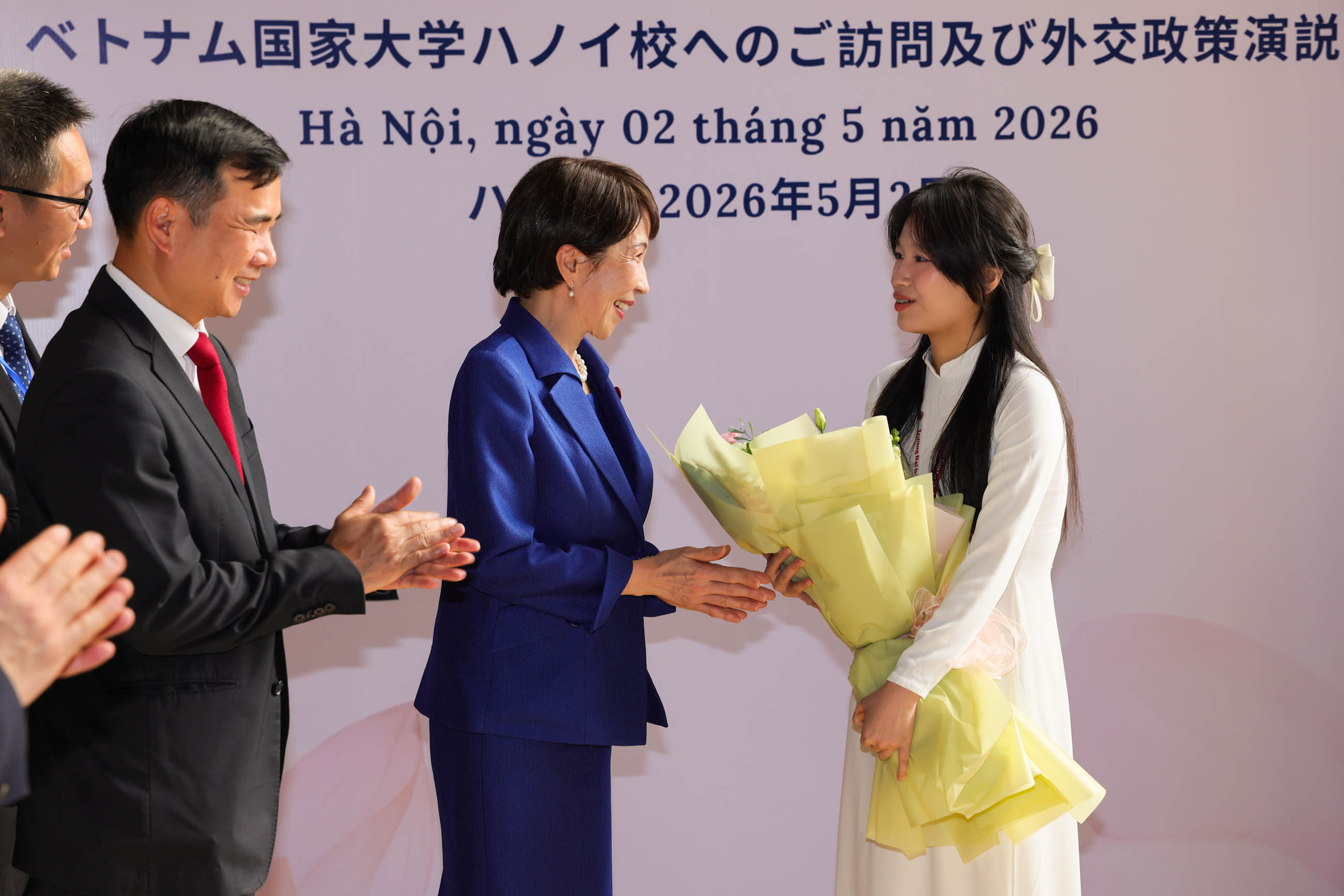 Commemorative Group Photo (3)