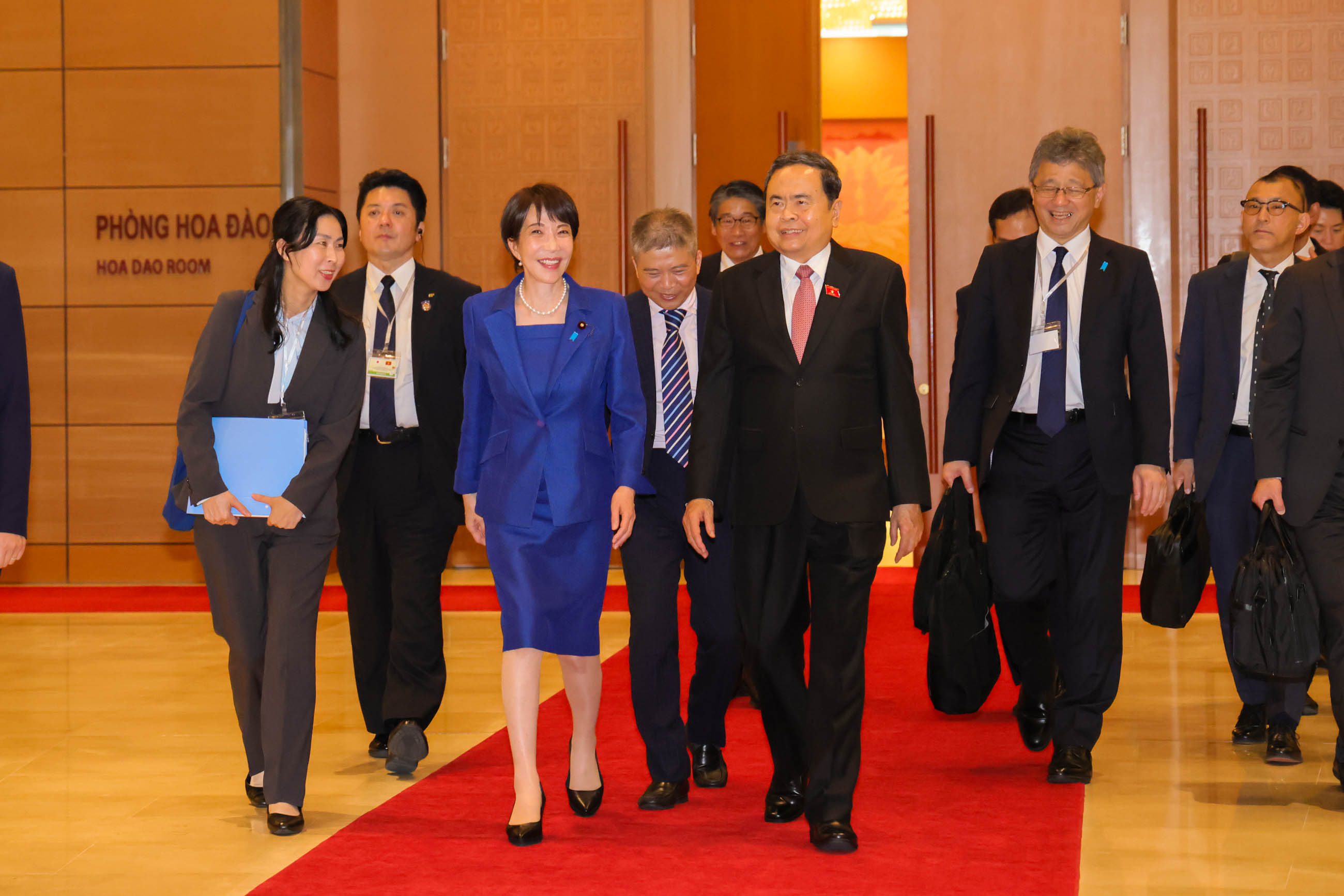 Prime Minister Takaichi being seen off (1)