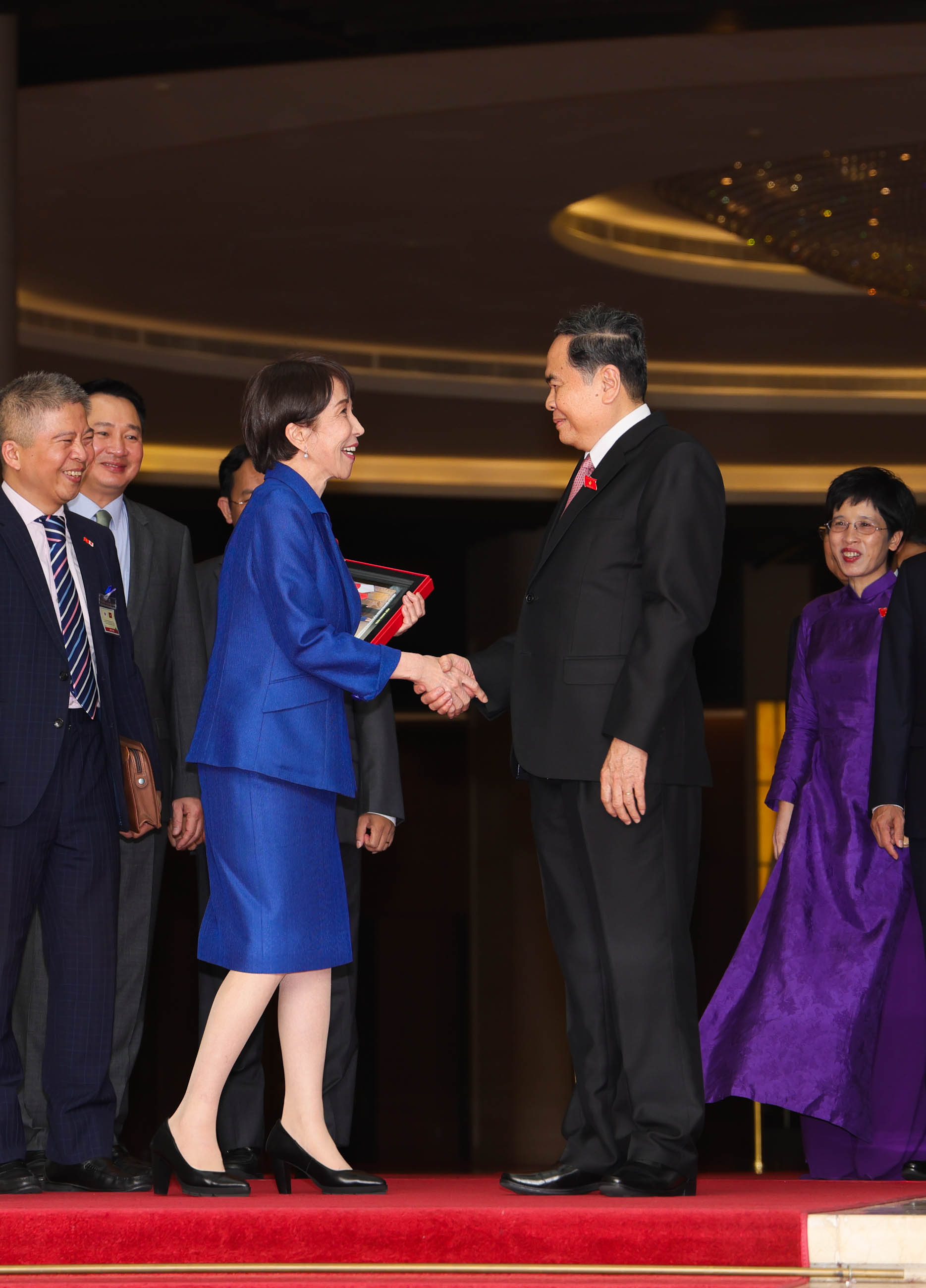 Prime Minister Takaichi being seen off (2)