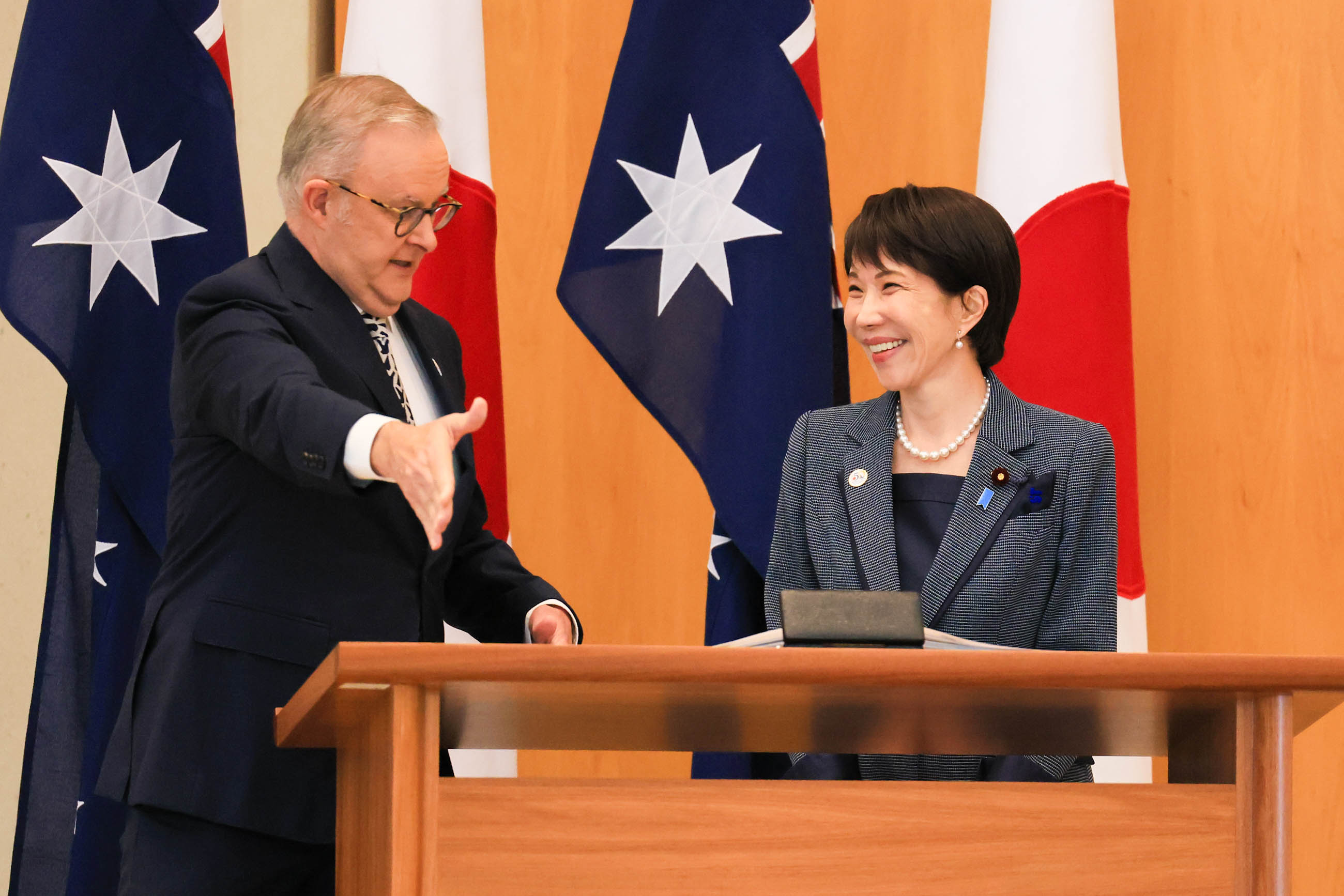 Prime Minister Takaichi signing the Guest Book (5)