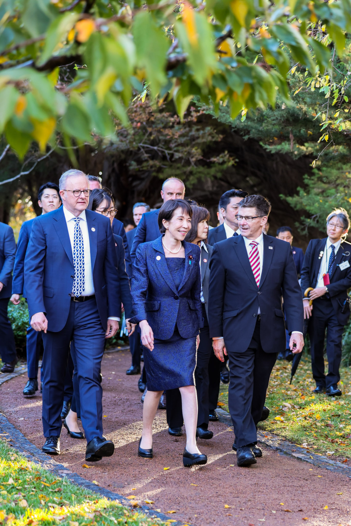 Prime Minister Takaichi ahead of laying flowers (2)