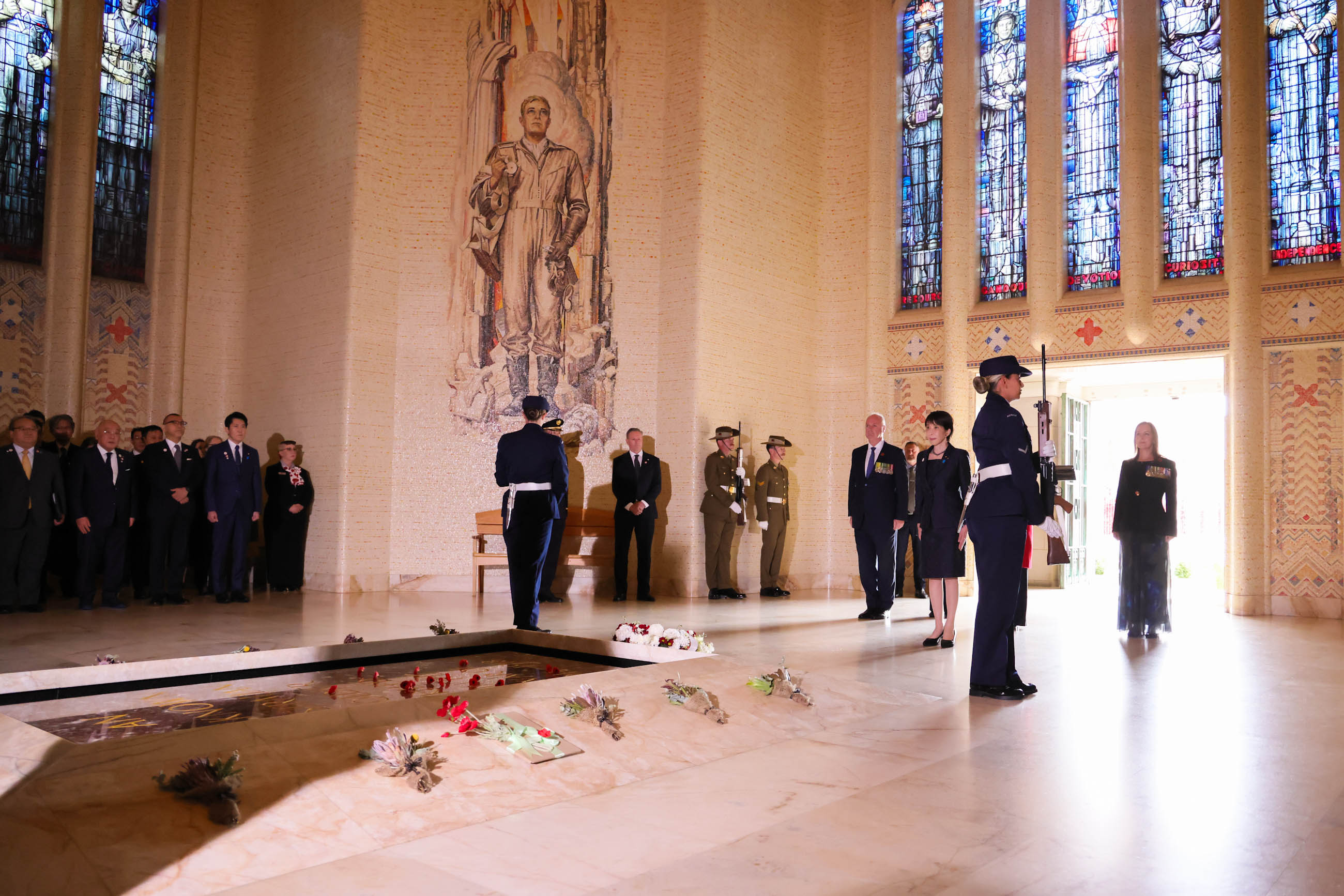 Prime Minister Takaichi laying a wreath at the Australian War Memorial (6)