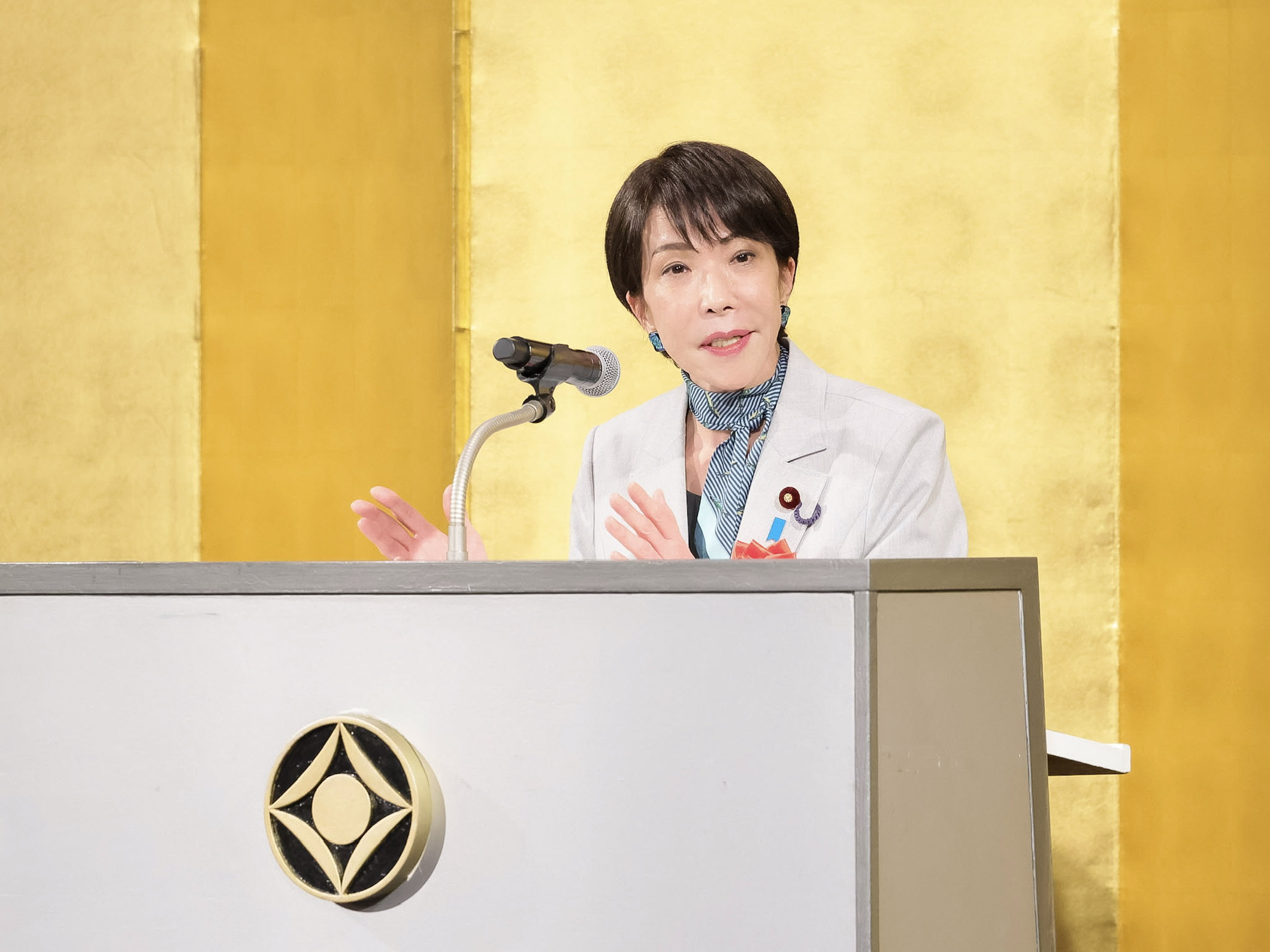 Prime Minister Takaichi delivering a congratulatory address (1)